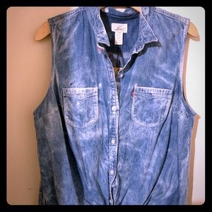 Women’s Levi’s shirt vest